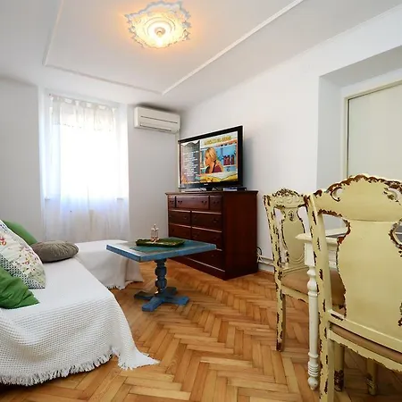 Stanley Vintage Guest house 4*